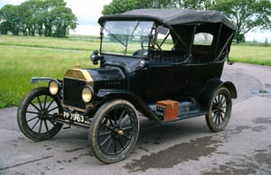 ford-model-t-four-seat-tourer-motor-car-1916